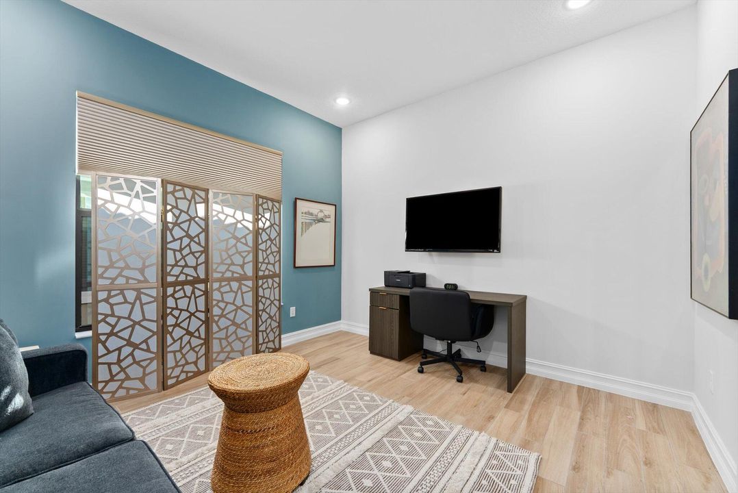 En Venta: $949,000 (2 camas, 2 baños, 2300 Pies cuadrados)