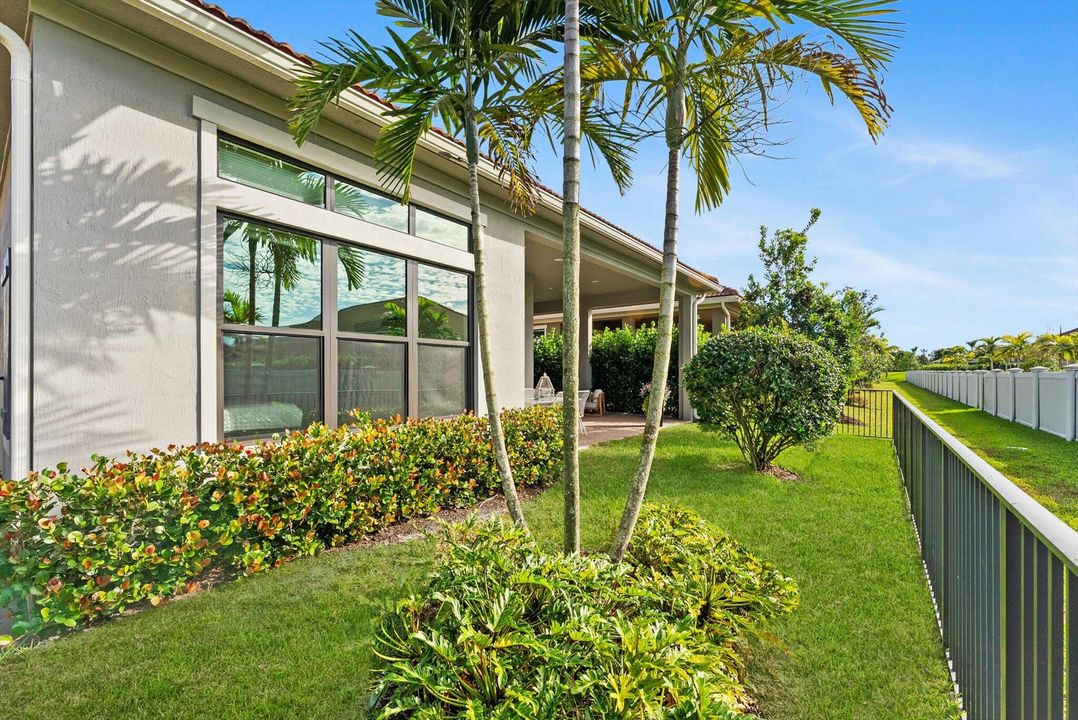 En Venta: $949,000 (2 camas, 2 baños, 2300 Pies cuadrados)