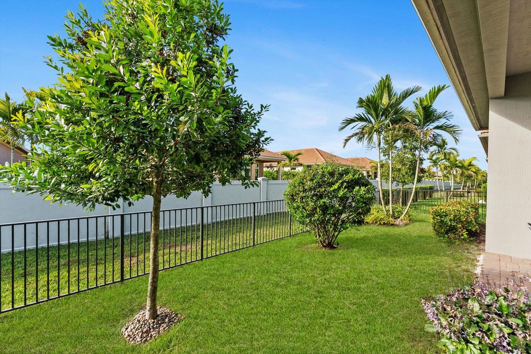 En Venta: $949,000 (2 camas, 2 baños, 2300 Pies cuadrados)