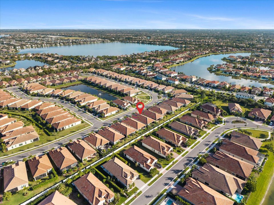 En Venta: $949,000 (2 camas, 2 baños, 2300 Pies cuadrados)