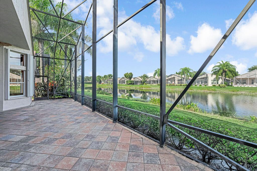 En Venta: $549,000 (4 camas, 2 baños, 2369 Pies cuadrados)