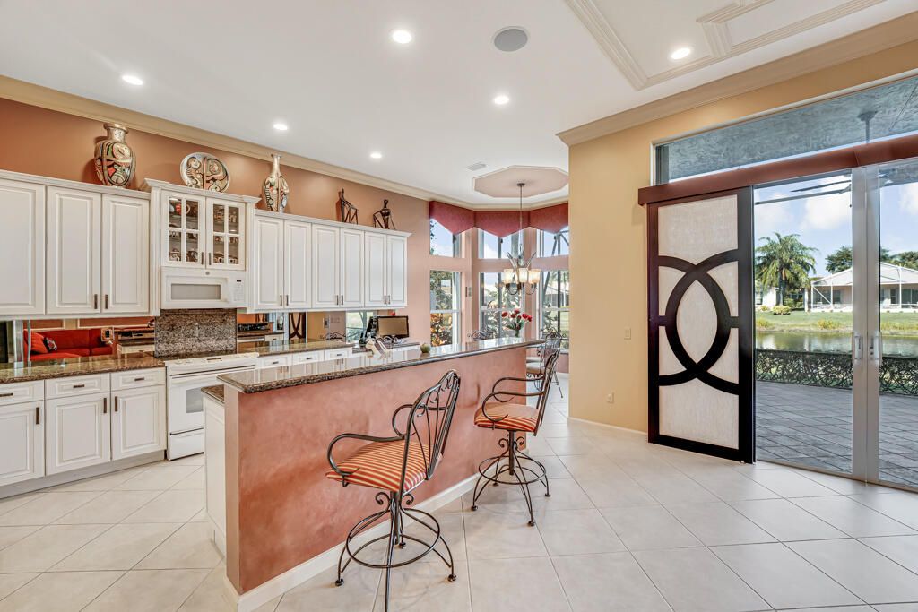 En Venta: $549,000 (4 camas, 2 baños, 2369 Pies cuadrados)