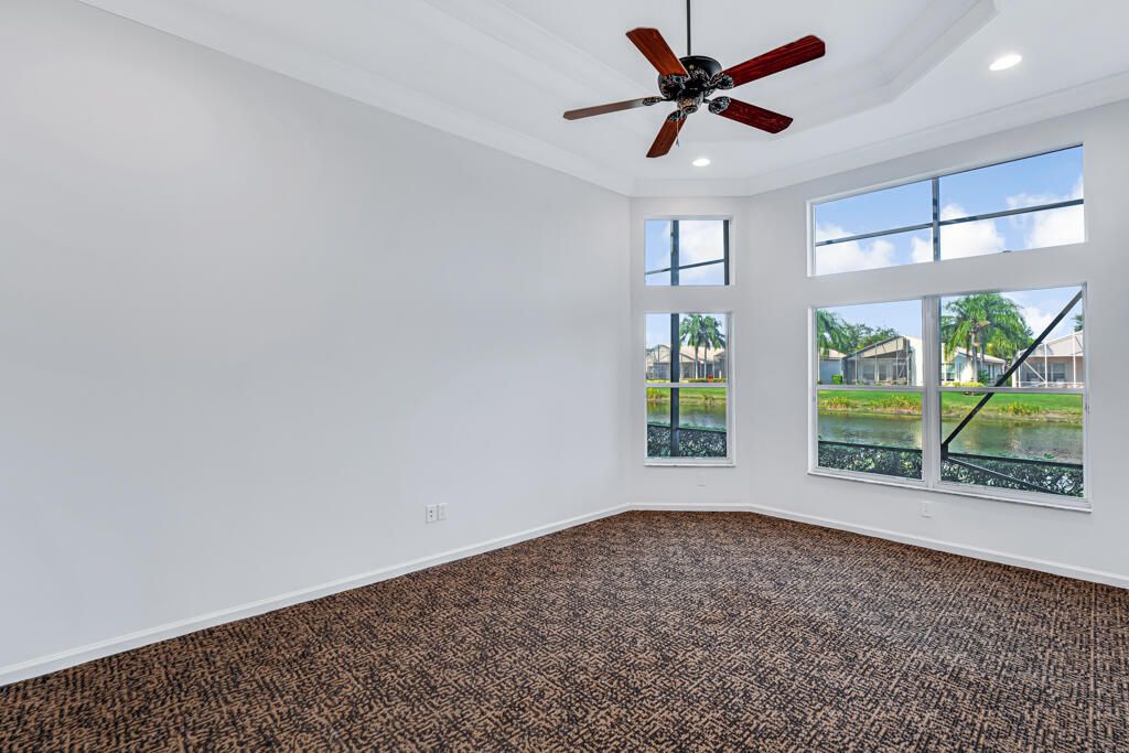 En Venta: $549,000 (4 camas, 2 baños, 2369 Pies cuadrados)