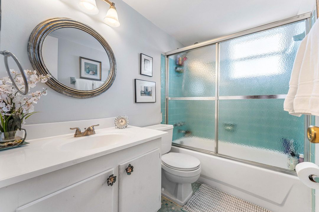 For Sale: $119,900 (2 beds, 2 baths, 990 Square Feet)