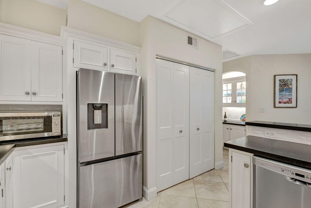 待售: $1,200,000 (3 贝兹, 3 浴室, 1897 平方英尺)