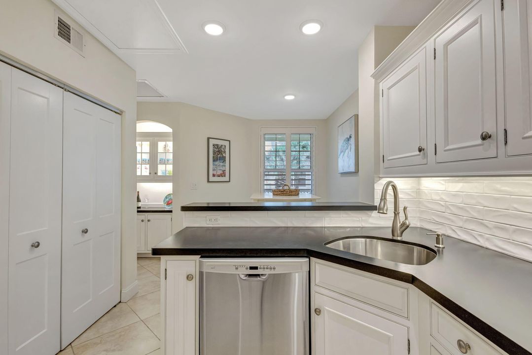 待售: $1,200,000 (3 贝兹, 3 浴室, 1897 平方英尺)