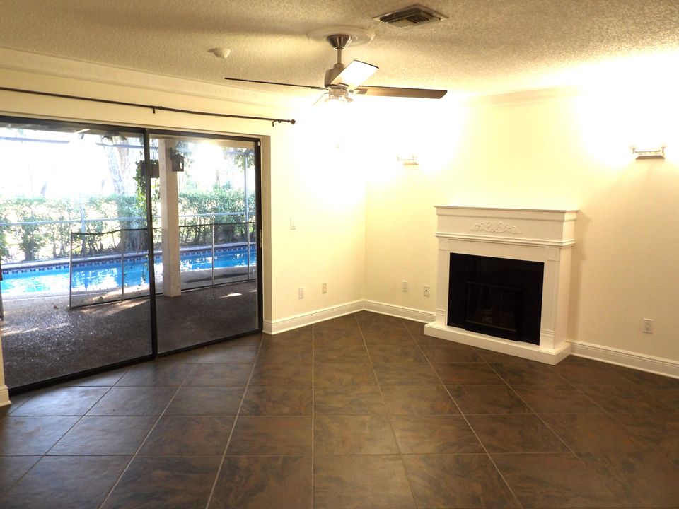 В аренду: $4,400 (3 спален, 2 ванн, 1945 Квадратных фут)