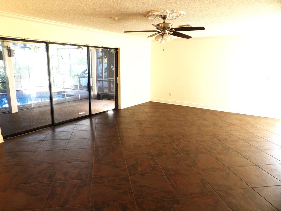 В аренду: $4,400 (3 спален, 2 ванн, 1945 Квадратных фут)