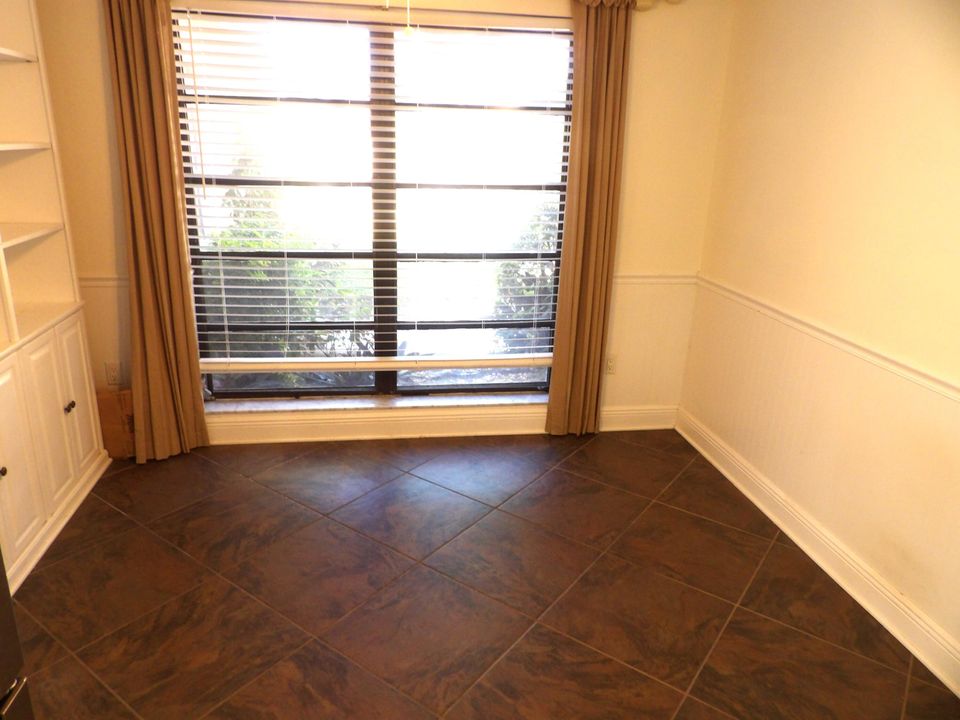 В аренду: $4,400 (3 спален, 2 ванн, 1945 Квадратных фут)