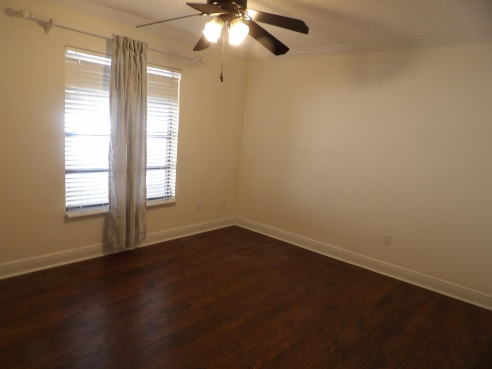 В аренду: $4,400 (3 спален, 2 ванн, 1945 Квадратных фут)