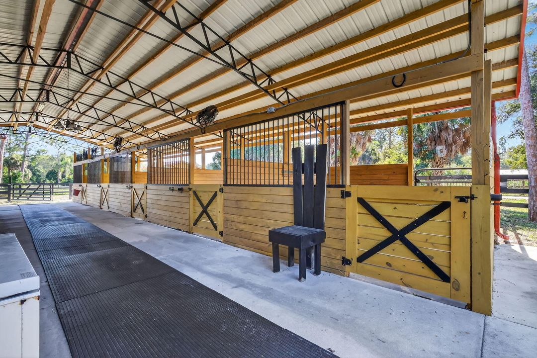 В аренду: $10,000 (4 спален, 2 ванн, 1560 Квадратных фут)