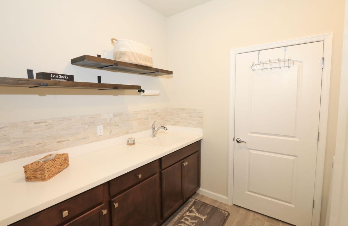 En Venta: $543,000 (3 camas, 2 baños, 2055 Pies cuadrados)