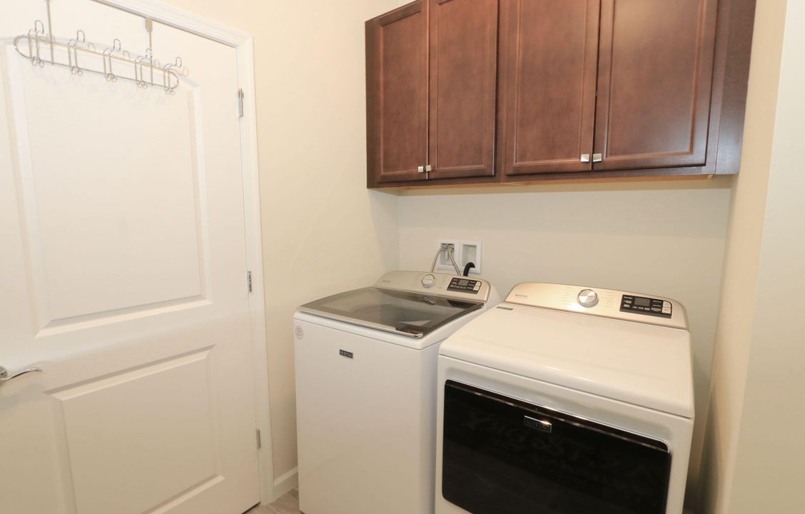 En Venta: $543,000 (3 camas, 2 baños, 2055 Pies cuadrados)