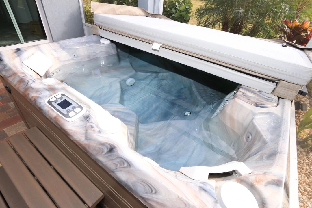 En Venta: $543,000 (3 camas, 2 baños, 2055 Pies cuadrados)