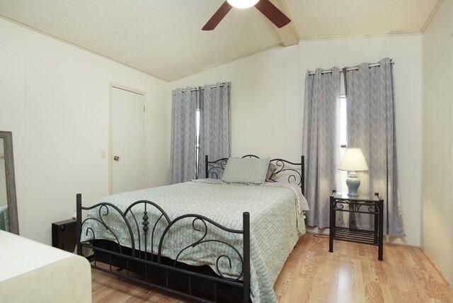 待售: $124,900 (2 贝兹, 2 浴室, 1032 平方英尺)