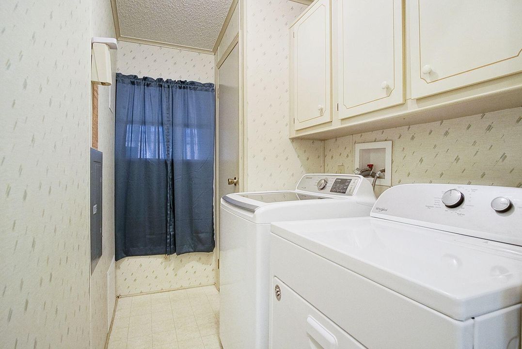 待售: $124,900 (2 贝兹, 2 浴室, 1032 平方英尺)