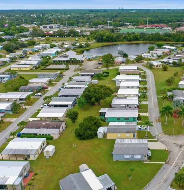 待售: $124,900 (2 贝兹, 2 浴室, 1032 平方英尺)