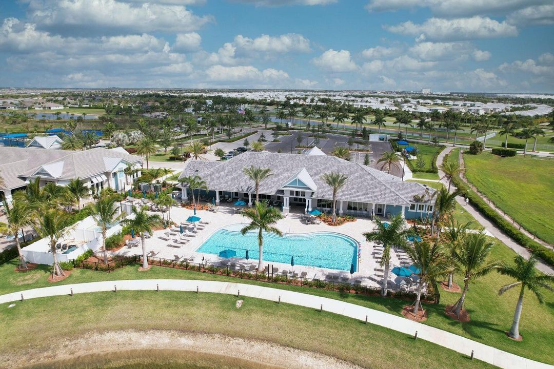 En Venta: $543,000 (3 camas, 2 baños, 2055 Pies cuadrados)