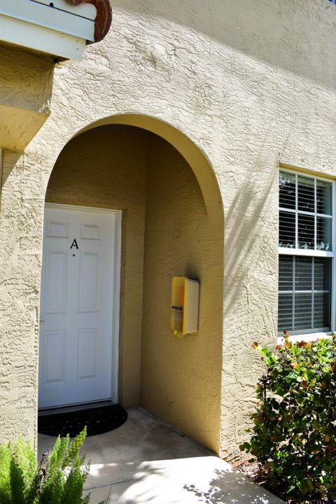 For Rent: $2,500 (3 beds, 2 baths, 1128 Square Feet)