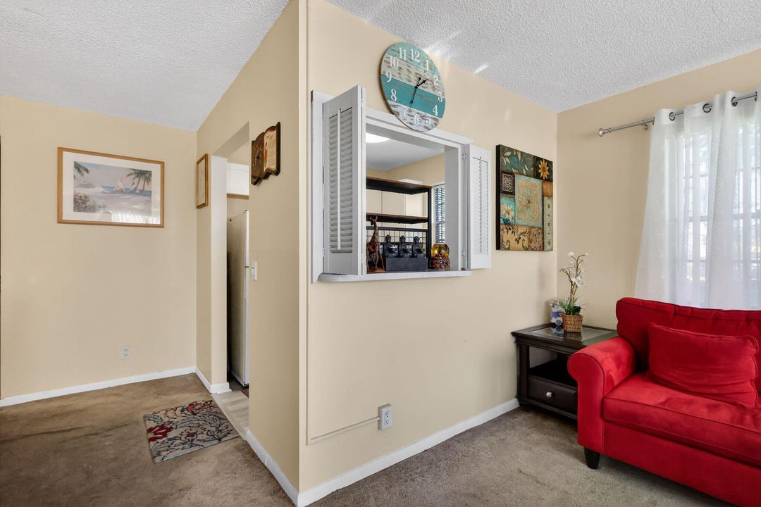 For Sale: $68,900 (1 beds, 1 baths, 702 Square Feet)