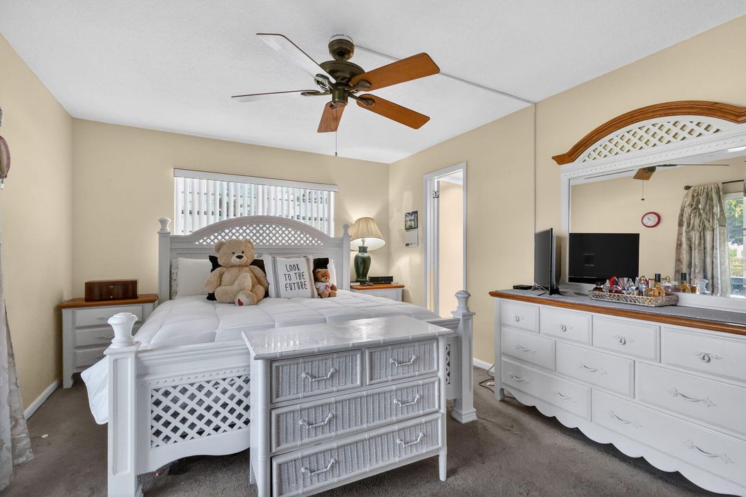 For Sale: $68,900 (1 beds, 1 baths, 702 Square Feet)