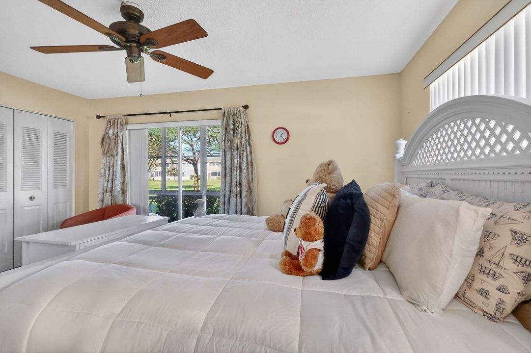 For Sale: $68,900 (1 beds, 1 baths, 702 Square Feet)