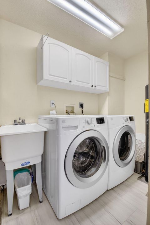 待售: $399,000 (2 贝兹, 2 浴室, 1306 平方英尺)