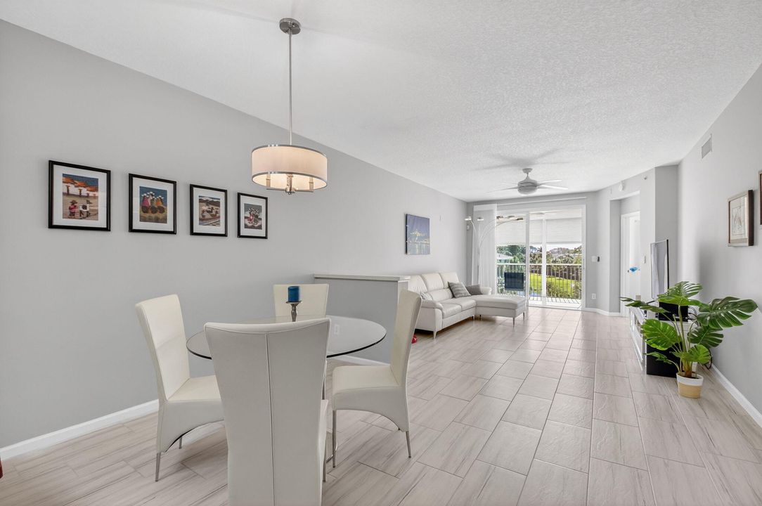 待售: $399,000 (2 贝兹, 2 浴室, 1306 平方英尺)