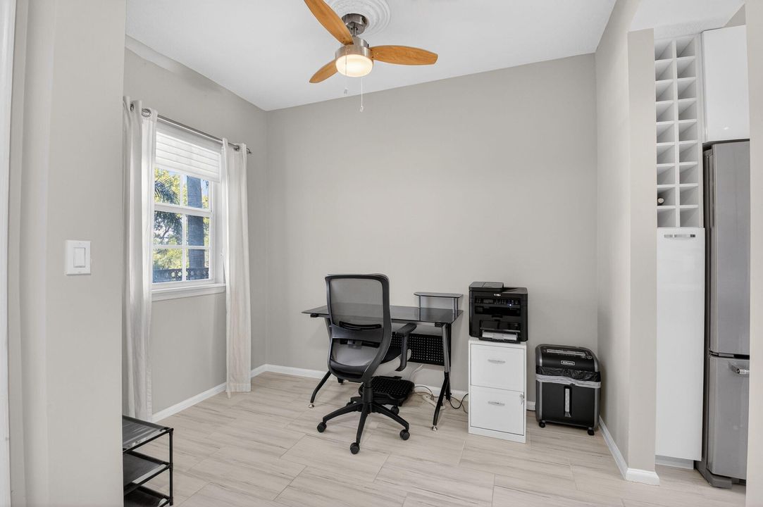 待售: $399,000 (2 贝兹, 2 浴室, 1306 平方英尺)