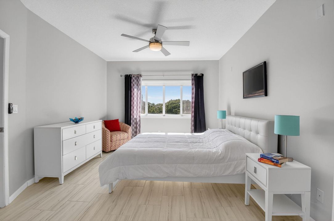 待售: $399,000 (2 贝兹, 2 浴室, 1306 平方英尺)