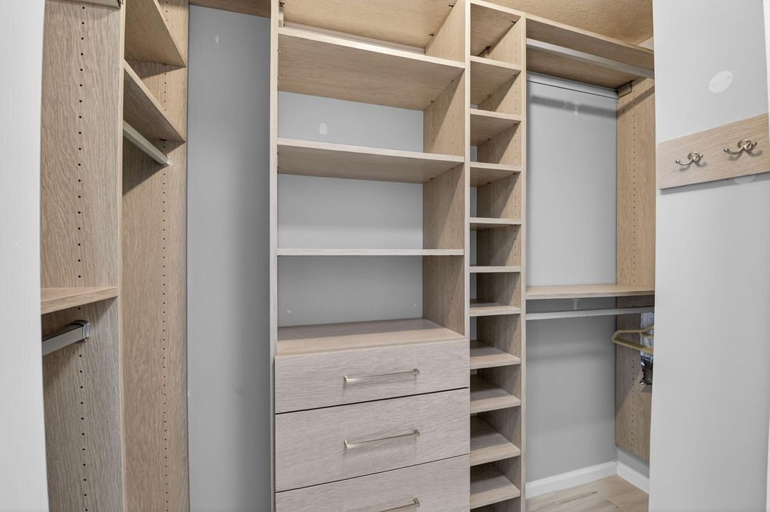 待售: $399,000 (2 贝兹, 2 浴室, 1306 平方英尺)