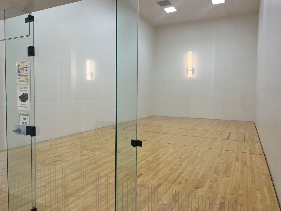 En Venta: $549,000 (4 camas, 2 baños, 2369 Pies cuadrados)