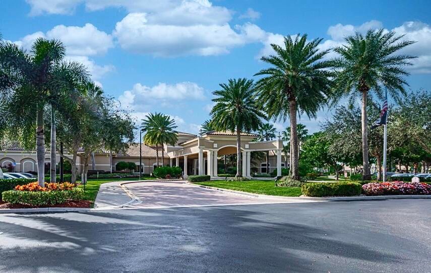 En Venta: $549,000 (4 camas, 2 baños, 2369 Pies cuadrados)