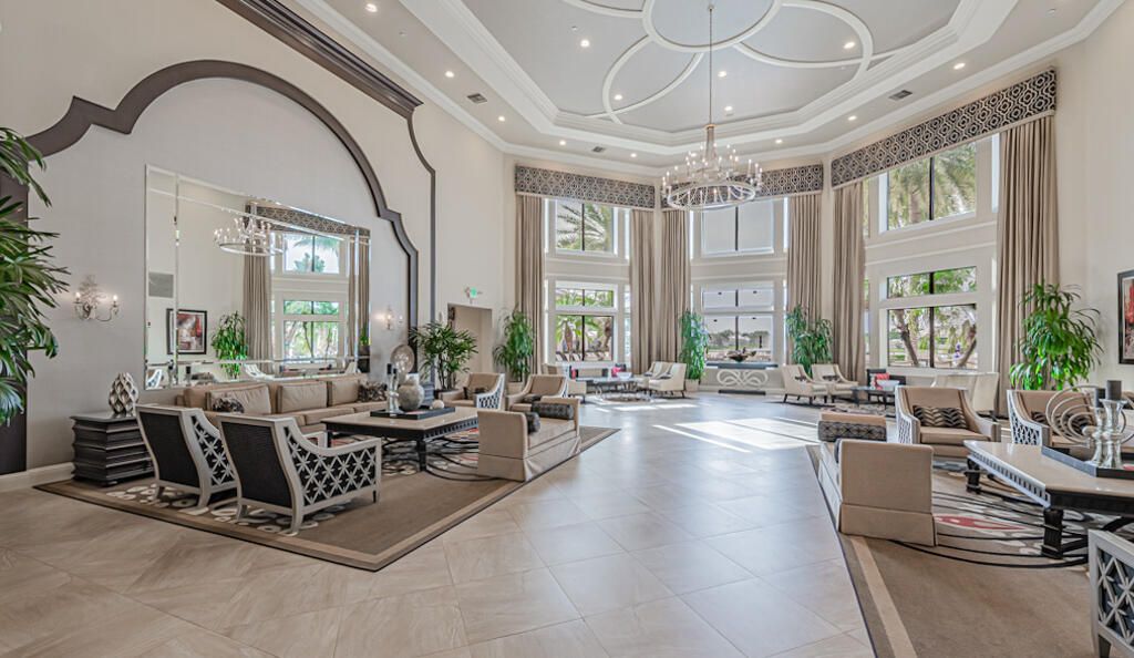 En Venta: $549,000 (4 camas, 2 baños, 2369 Pies cuadrados)