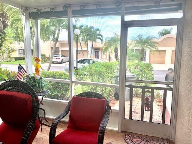 For Sale: $369,000 (2 beds, 2 baths, 1227 Square Feet)