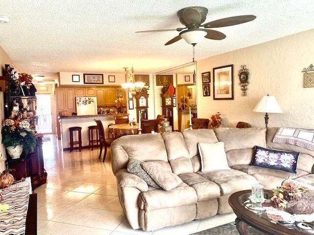 For Sale: $369,000 (2 beds, 2 baths, 1227 Square Feet)