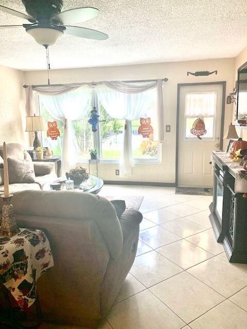 For Sale: $369,000 (2 beds, 2 baths, 1227 Square Feet)