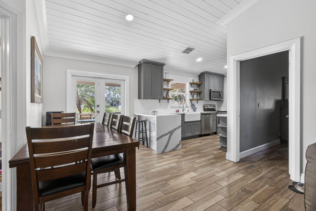 На продажу: $575,000 (4 спален, 2 ванн, 1338 Квадратных фут)