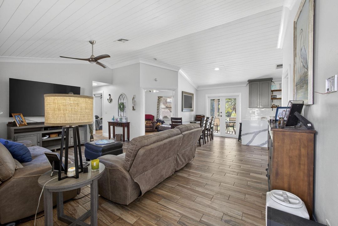 На продажу: $575,000 (4 спален, 2 ванн, 1338 Квадратных фут)