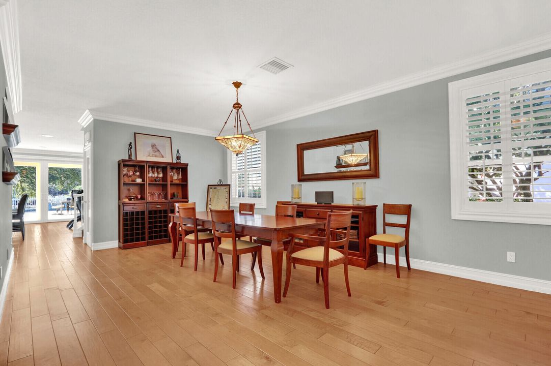 En Venta: $1,895,000 (4 camas, 3 baños, 2597 Pies cuadrados)