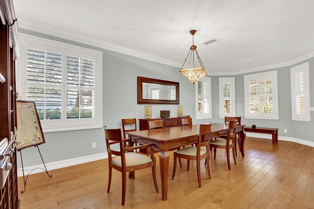 En Venta: $1,895,000 (4 camas, 3 baños, 2597 Pies cuadrados)