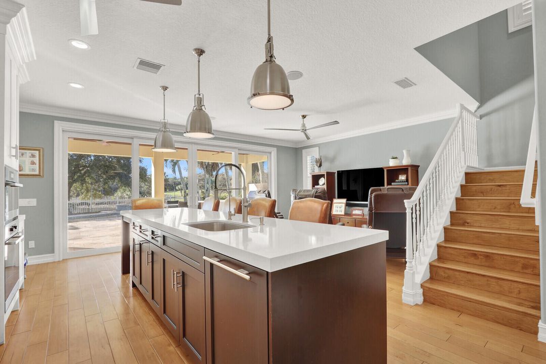 En Venta: $1,895,000 (4 camas, 3 baños, 2597 Pies cuadrados)