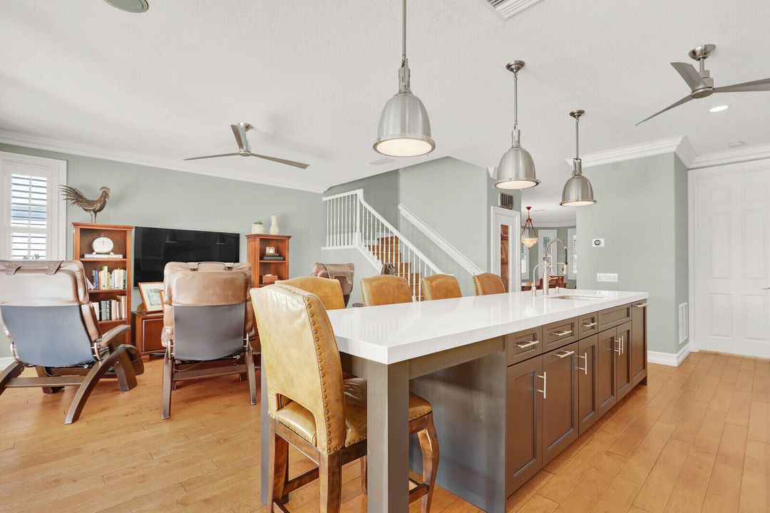 En Venta: $1,895,000 (4 camas, 3 baños, 2597 Pies cuadrados)