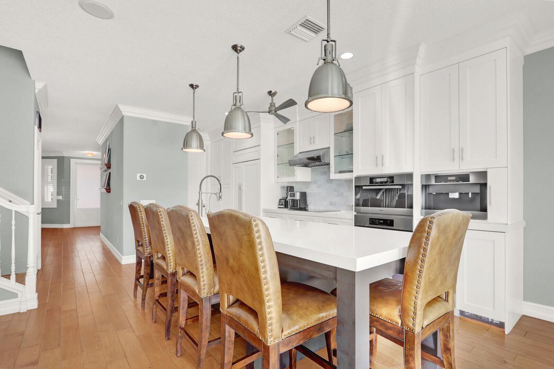 En Venta: $1,895,000 (4 camas, 3 baños, 2597 Pies cuadrados)