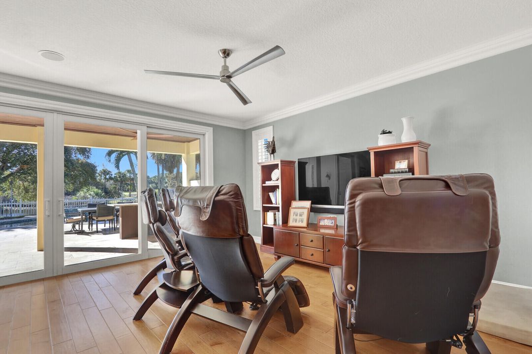 En Venta: $1,895,000 (4 camas, 3 baños, 2597 Pies cuadrados)