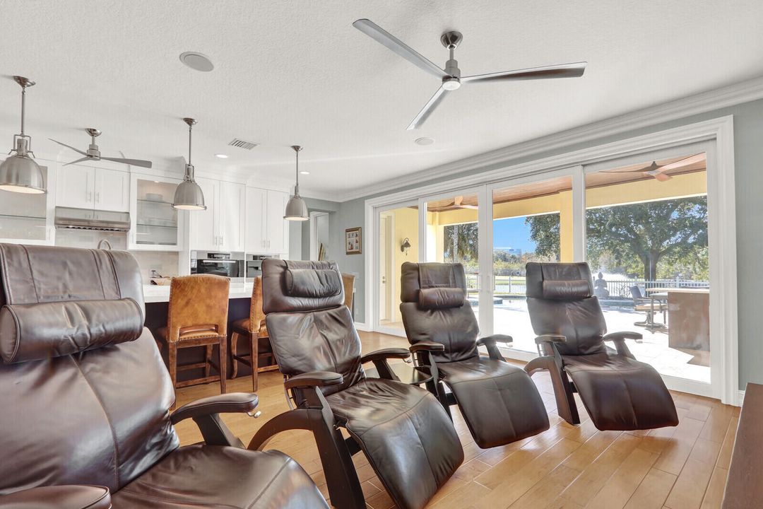 En Venta: $1,895,000 (4 camas, 3 baños, 2597 Pies cuadrados)