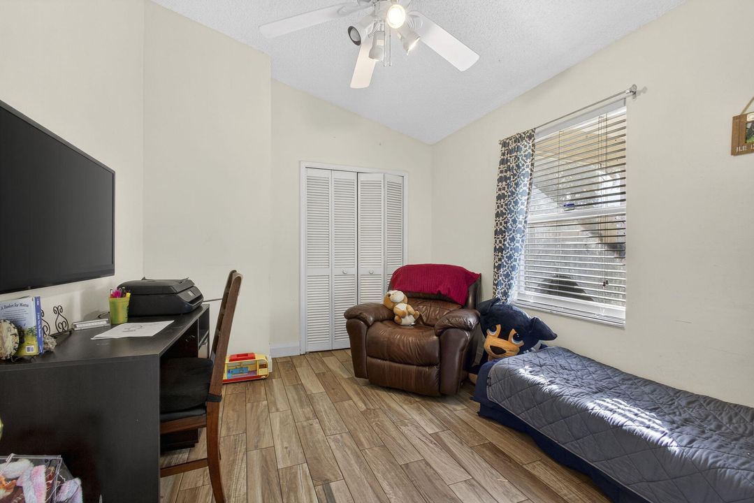 На продажу: $575,000 (4 спален, 2 ванн, 1338 Квадратных фут)