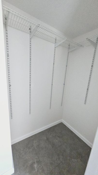 For Rent: $2,175 (3 beds, 2 baths, 800 Square Feet)