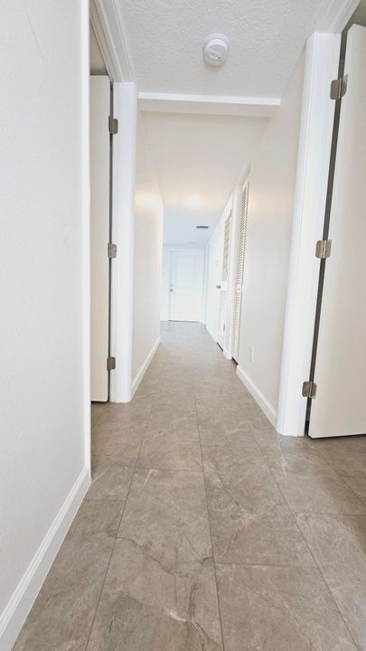 For Rent: $2,175 (3 beds, 2 baths, 800 Square Feet)