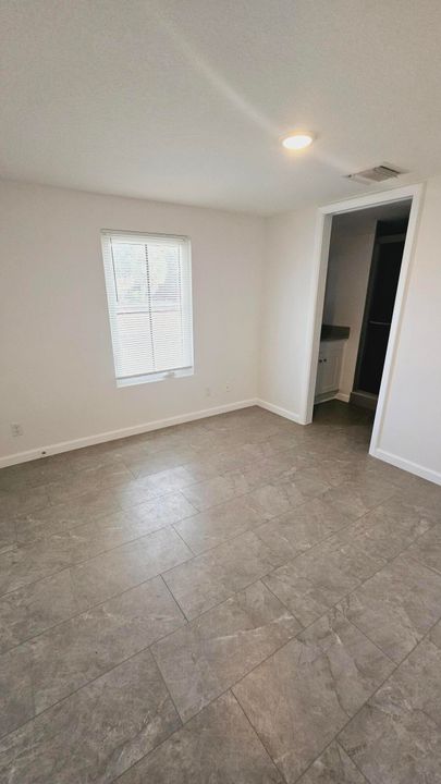 For Rent: $2,175 (3 beds, 2 baths, 800 Square Feet)